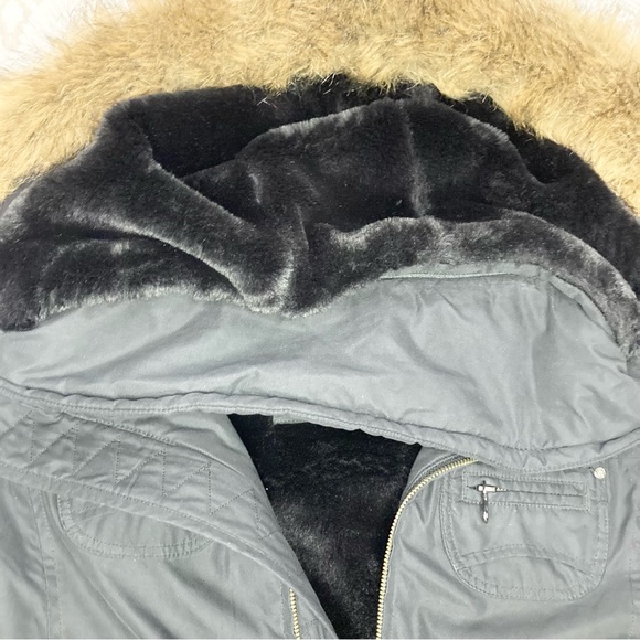 Aritzia Parka Jacket | SMALL - Picture 12 of 17